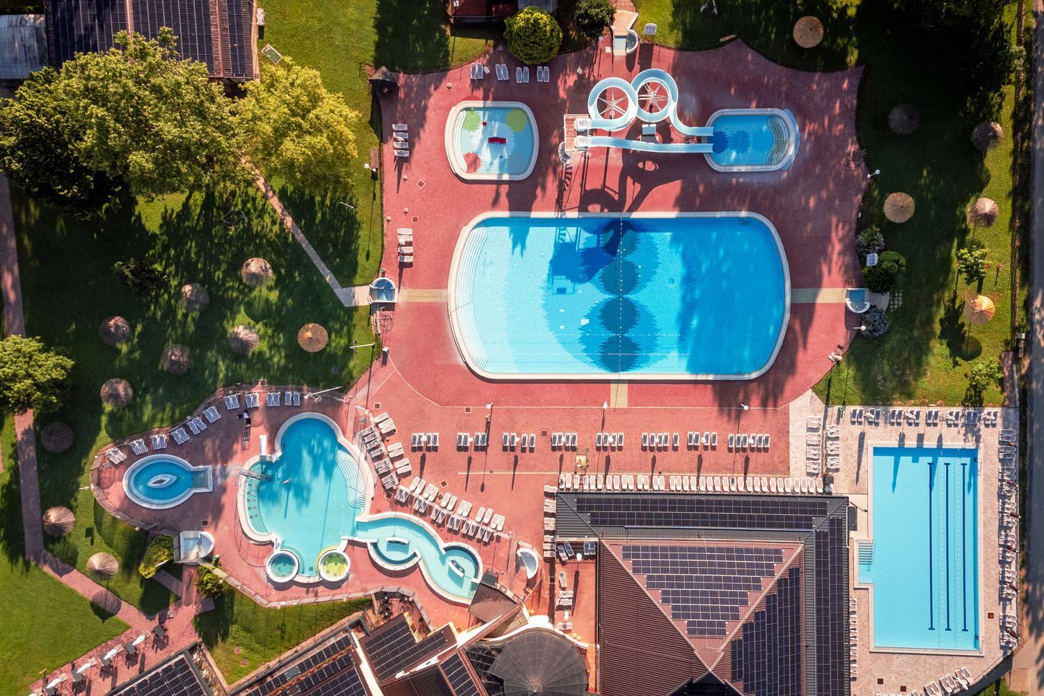 Отель Terme Banovci - Mobilne Hiske Med Brajdami Экстерьер фото